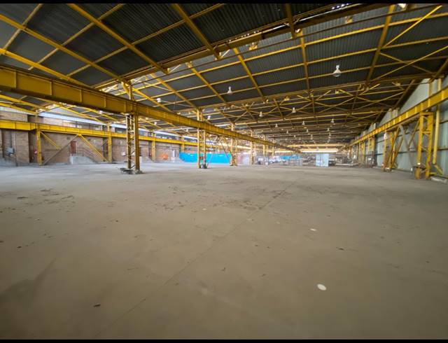 8,651M² WAREHOUSE FOR SALE IN STORMILL